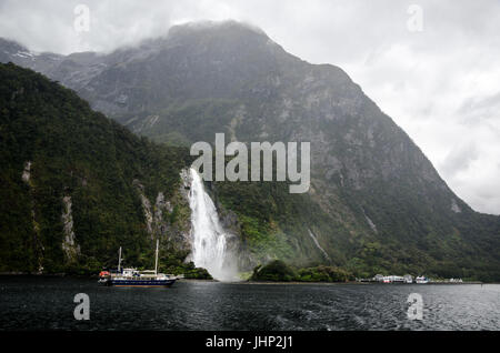 Boat Cruise Through Milford Sound, New Zealand Stock Photo