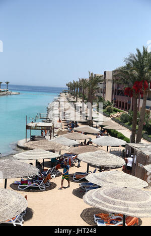 Hurghada. 15th July, 2017. Photo taken on July 15, 2017 shows the beach of the Sunny Days El Palacio resort, where a knife attack took place on Friday, in the Egyptian Red Sea resort city of Hurghada. Egyptian police on Saturday probed the motive of the attacker who killed two people and wounded four others at a Red Sea beach resort, the judicial sources said. Credit: Ahmed Gomaa/Xinhua/Alamy Live News Stock Photo