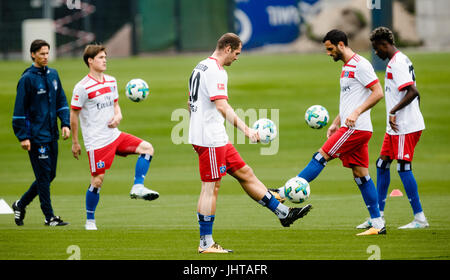 Hamburg, Germany. 16th July, 2017. Pierre-Michel Lasogga (M) of the German Bundesliga Team Hamburger SV trains with his team mates in Hamburg, Germany, 16 July 2017. Photo: Markus Scholz/dpa/Alamy Live News Stock Photo