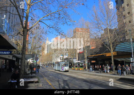 People Walking Along Swanston Street in Melbourne in Winter Editorial Photo  - Image of travel, people: 57899391