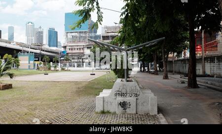 Sathon Road City Park Open Space at Sathorn/Saphan Taksin BTS Skytrain Station Bangkok Thailand Stock Photo