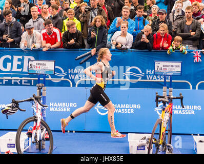 Hamburg, Germany. 16th July, 2017. Laura Lindemann of Germany running during the Mixed Team event at the ITU World Triathlon Series World Championships in Hamburg, Germany, 16 July 2017. Photo: Christophe Gateau/dpa/Alamy Live News Stock Photo