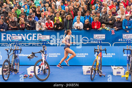 Hamburg, Germany. 16th July, 2017. Katie Zaferes of the USA running during the Mixed Team event at the ITU World Triathlon Series World Championships in Hamburg, Germany, 16 July 2017. Photo: Christophe Gateau/dpa/Alamy Live News Stock Photo