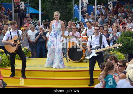 Rust, Germany, 16th July, 2017, Das Erste ARD TV Show 'Immer wieder Sonntags' Featuring: Franziska Credit: mediensegel/Alamy Live News Stock Photo