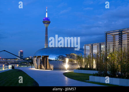 Europe, Germany, Duesseldorf, the Pebbles Bar of the Hyatt Regency hotel at the harbor Medienhafen, JSK architects, television tower. Stock Photo