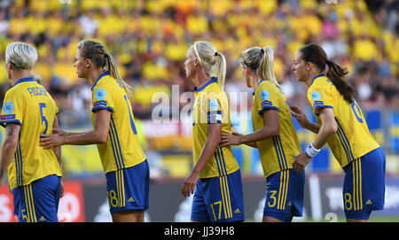 Sweden's Nilla Fischer (l-r), Fridolina Rolfoe, Caroline Seger, Linda Sembrant and Lotta Schelin in action during the UEFA Women's EURO 2017 football match between Germany and Sweden at the Rat Verlegh Stadion in Breda, the Netherlands, 17 July 2017. Photo: Carmen Jaspersen/dpa Stock Photo
