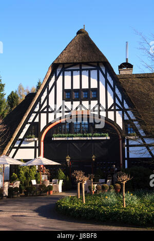 Europe, Germany, North Rhine-Westphalia, Sauerland region, the restaurant and hotel Torhaus in the village Moehnesee-Delecke. ..Europa, Deutschland, N Stock Photo