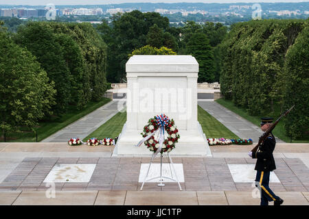 Tomb of the unknown Soldier in Arlington national cemetery in Arlington, VA Stock Photo