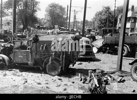 The Nazi propaganda image shows destroyed British vehicles in French Dunkirk (Dunkerque) after the British pulled out and German Wehrmacht troops occupied the town in 1940. Fotoarchiv für Zeitgeschichtee - NO WIRE SERVICE - | usage worldwide Stock Photo