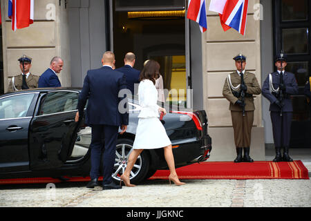 Berlin, Germany. 17th July, 2017. President Andrzej Duda and First Lady Agata Kornhauser-Duda received Prince William Duke of Cambridge and Catherine Duchess of Cambridge for the beginning of their journey to Poland and at Presidential Palace in Warsaw. They were welcomed by crowds during their walk to visit the memorial of Adam Mickiewicz. Chancellor Angela Merkel received Prince William Duke of Cambridge and Catherine Duchess of Cambridge at Germany Chancellery. Credit: Jakob Ratz/Pacific Press/Alamy Live News Stock Photo