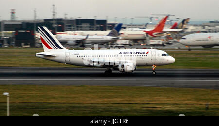 F-GRHH - Airbus A319-111 - Air France The Airbus A319 is a member of the Airbus A320 family of short- to medium-range, narrow-body, commercial passeng