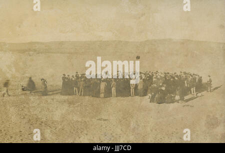 Founding of Tel Aviv, 1909. Families take part in a lottery for building parcels among the sand dunes of Jaffa. Stock Photo