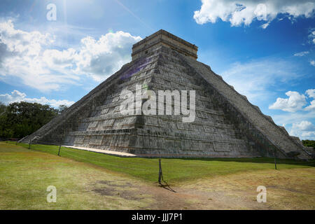 El Castillo, The Pyramid of Kukulkán, is the Most Popular Building in the UNESCO Mayan Ruin of Chichen Itza Archaeological Site Stock Photo