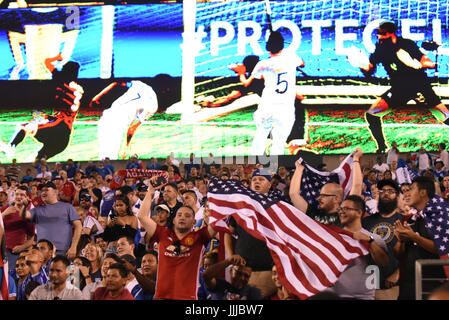 Fans of US soccer celebrate during the US V Mexico game at Crew Stock Photo: 64969121 - Alamy