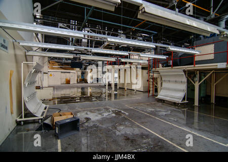 Mg Rover Engine Machine Shop The abandoned MG Rover car factory in Longbridge, Birmingham, UK in ...