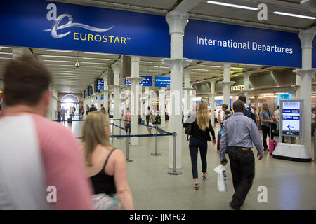 Eurostar International Departures train terminal, King's Cross St. Pancras, London Stock Photo