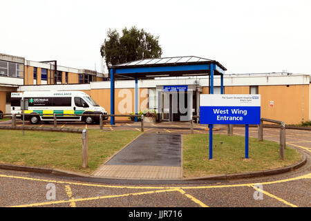 Queen Elizabeth Hospital, Kings Lynn, Norfolk, West Wing, entrance, NHS hospitals, ERS Medical ambulance, England, UK Stock Photo
