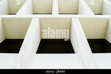 concrete Brutalist building in Los Angeles viewed from below Stock Photo