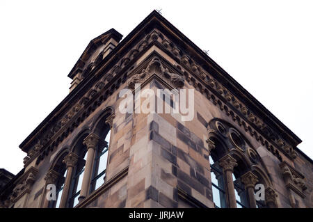 // Minto House, Chamber Street, Edinburgh, Scotland. Perspective looking up to corner of a historic university building in central Edinburgh. Stock Photo