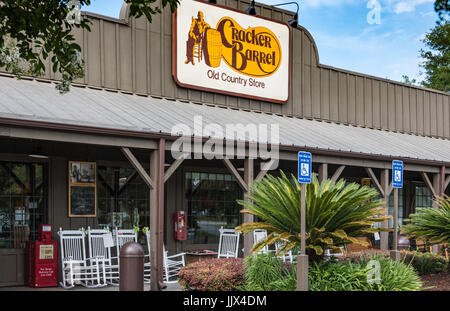 Cracker Barrel restaurant and Old Country Store in Valdosta, Georgia, USA. Stock Photo