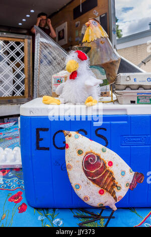 Organic chicken and egg stand at Downtown Farmers Market, Queen Elizabeth Plaza, Vancouver, British Columbia, Canada. Stock Photo