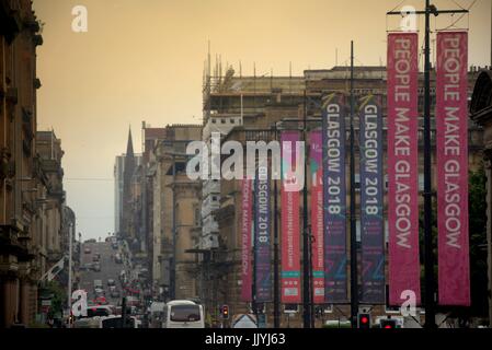 People Make Glasgow Glasgow 2018 banners George square heavy traffic smog exhaust fume aura Stock Photo