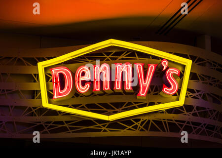 File:Denny's (1822 S Las Vegas Blvd).jpg - Wikimedia Commons