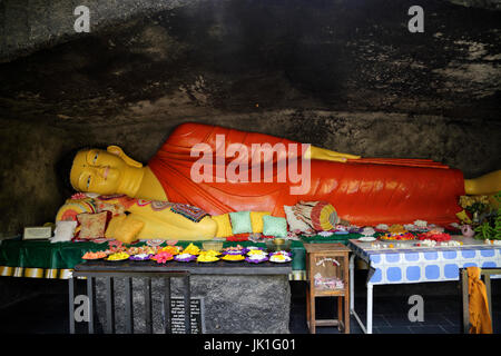 Galle Sri Lanka Rumassala Road Sri Vivekaramaya Temple Reclining Buddha Stock Photo