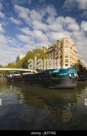 France, Paris, Canal St-Martin, barge traffic Stock Photo