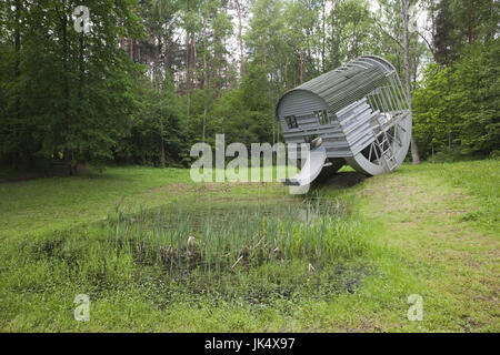 Lithuania, Vilnius-area, Europos Parkas sculpture park, Drinking Structure and Exposed Kidney Pool, by Dennis Oppenheim, USA Stock Photo