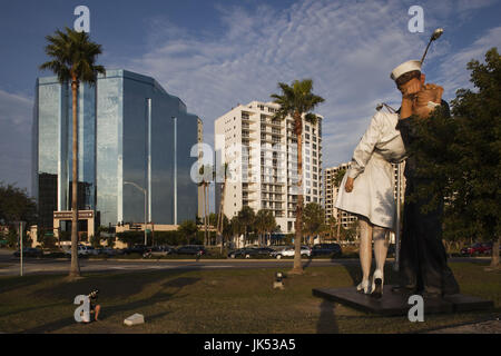USA, Florida, Sarasota, sculpture Unconditional Surrender by J. Seward Johnson, waterfront Stock Photo