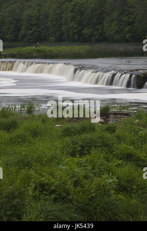Latvia, Western Latvia, Kurzeme Region, Kuldiga, Ventas Rumba, Kuldiga Waterfall, widest waterfall in Europe, width 275 meters Stock Photo
