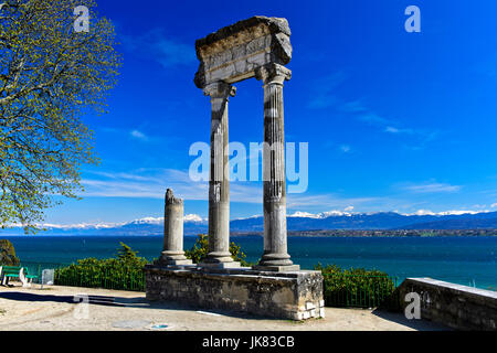 Roman Corinthian column from Noviodunum, Nyon, Vaud, Switzerland Stock Photo