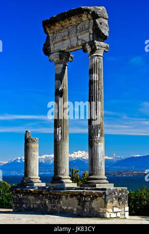 Roman Corinthian column from Noviodunum, Nyon, Vaud, Switzerland Stock Photo