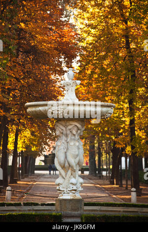 Spain, Madrid, Parque del Buen Retiro park, fountain, fall Stock Photo