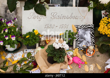 France, Paris, Montparnasse Cemetery, grave of Serge Gainsbourg, singer and songwriter Stock Photo