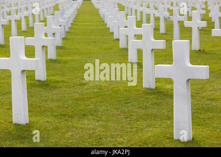 France, Normandy Region, Calvados Department, D-Day Beaches Area, Colleville Sur Mer, Normandy American Cemetary and Memorial, Christian crosses marking the graves of fallen US soldiers Stock Photo
