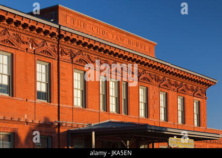 USA, Arkansas, Little Rock, William J. Clinton Presidential Library and Museum, Clinton School of Public Service in old railroad terminal Stock Photo