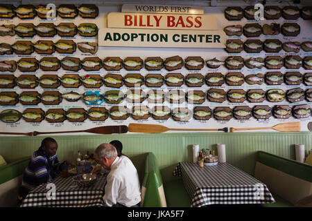 USA, Arkansas, Little Rock, Flying Fish seafood restaurant, interior with singing bass fish Stock Photo