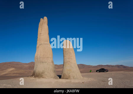 Chile, Antofagasta-area, Mano del Desierto sculpture by Mario Irarrazaval, 1992 Stock Photo