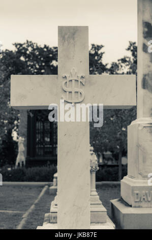 USA, Virginia, Richmond, Hollywood Cemetery, cross Stock Photo