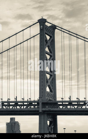 USA, Pennsylvania, Philadelphia, Benjamin Franklin Bridge on the Delaware River, dawn Stock Photo