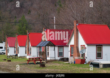 USA, Massachusetts, Charlemont, Mohawk Trail, small cabins Stock Photo
