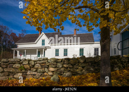 USA, New Hampshire, Derry, farm and former residence of poet Robert Frost, fall Stock Photo