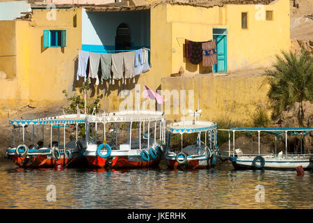 Aegypten, Assuan, Boote zur Nil-Insel Philae Stock Photo