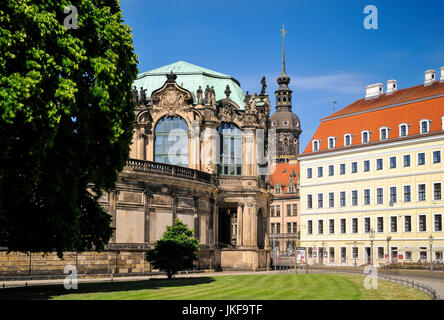 Europa, Deutschland, Sachsen, Dresden, Zwinger mit Glockenspielpavillon, Hausmannsturm, Taschenbergpalais Stock Photo