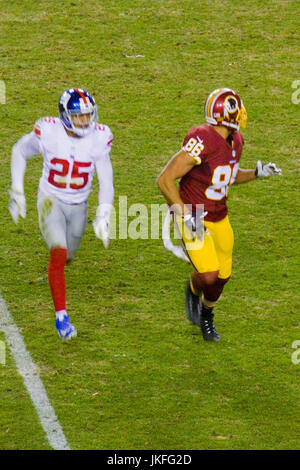 New York Giants tight end Jeremy Shockey breaks free in the second quarter.  The New York Giants hosted the New Orleans Saints in week 2 for Monday  Night Football at Giants Stadium