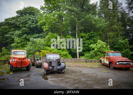 Old american classic cars in need of restoration for sale  near Harrogate, North Yorkshire, England. Stock Photo
