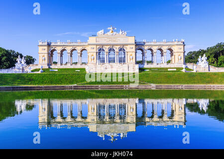 Vienna, Austria The Gloriette pavilion in the Schonbrunn Palace Garden Stock Photo
