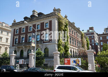 andrew carnegie mansion now cooper hewitt smithsonian design museum New York City USA Stock Photo